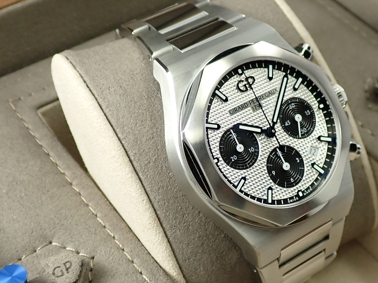 Girard-Perregaux Laureato Chronograph &lt;Warranty, Box, etc.&gt;