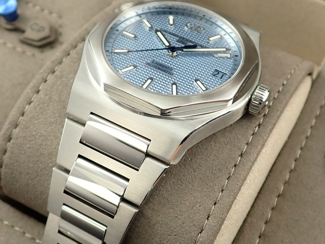 Girard-Perregaux Laureato Glacier Japan Limited &lt;Warranty, Box, etc.&gt;