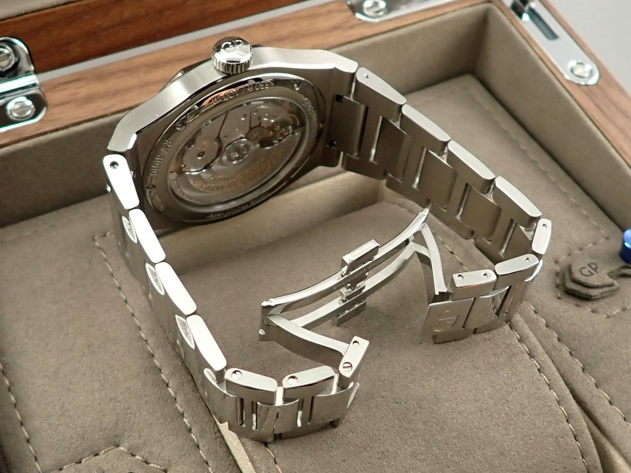 Girard-Perregaux Laureato Glacier Japan Limited &lt;Warranty, Box, etc.&gt;