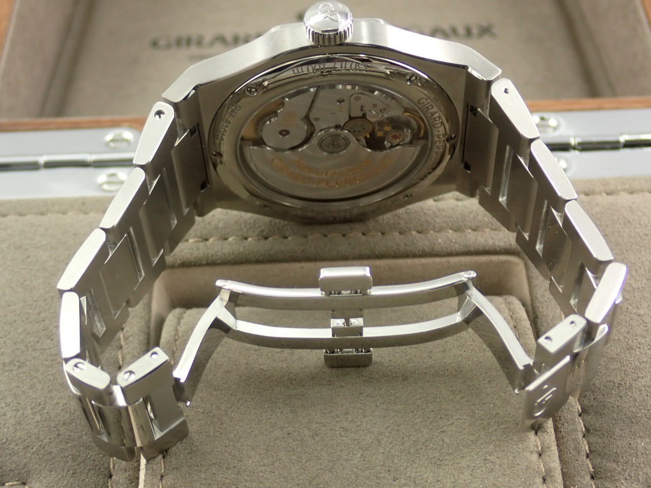 Girard-Perregaux Laureato Glacier Japan Limited &lt;Warranty, Box, etc.&gt;