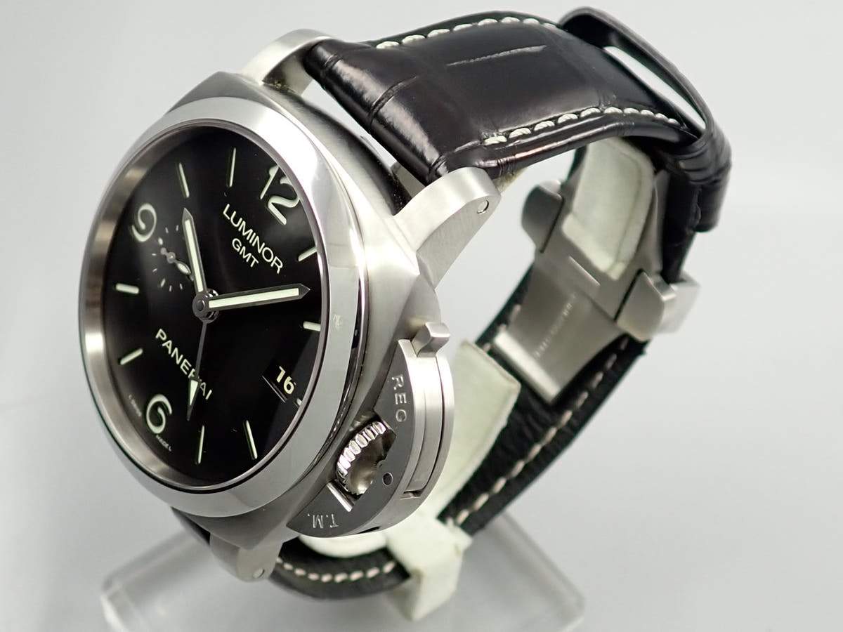 パネライ ルミノール 1950 3デイズ GMT Ref.PAM00320 ブラック文字盤 中古 532ZLLTU