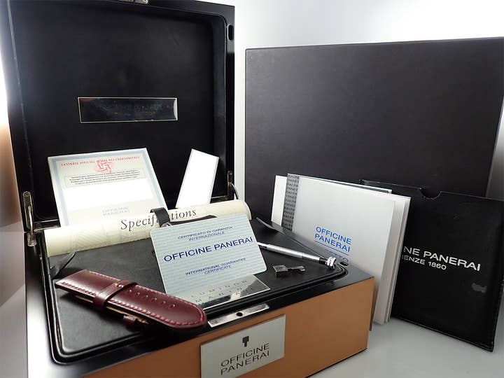 パネライ ルミノール マリーナ ミリターレ 2005 スペシャルエディション Ref.PAM00217 ブラック文字盤 中古 F800V156