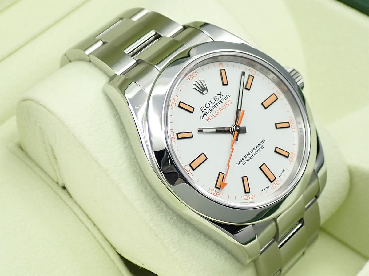 ロレックス ミルガウス Ref.116400 ホワイト文字盤 中古 Y4P2LZMF