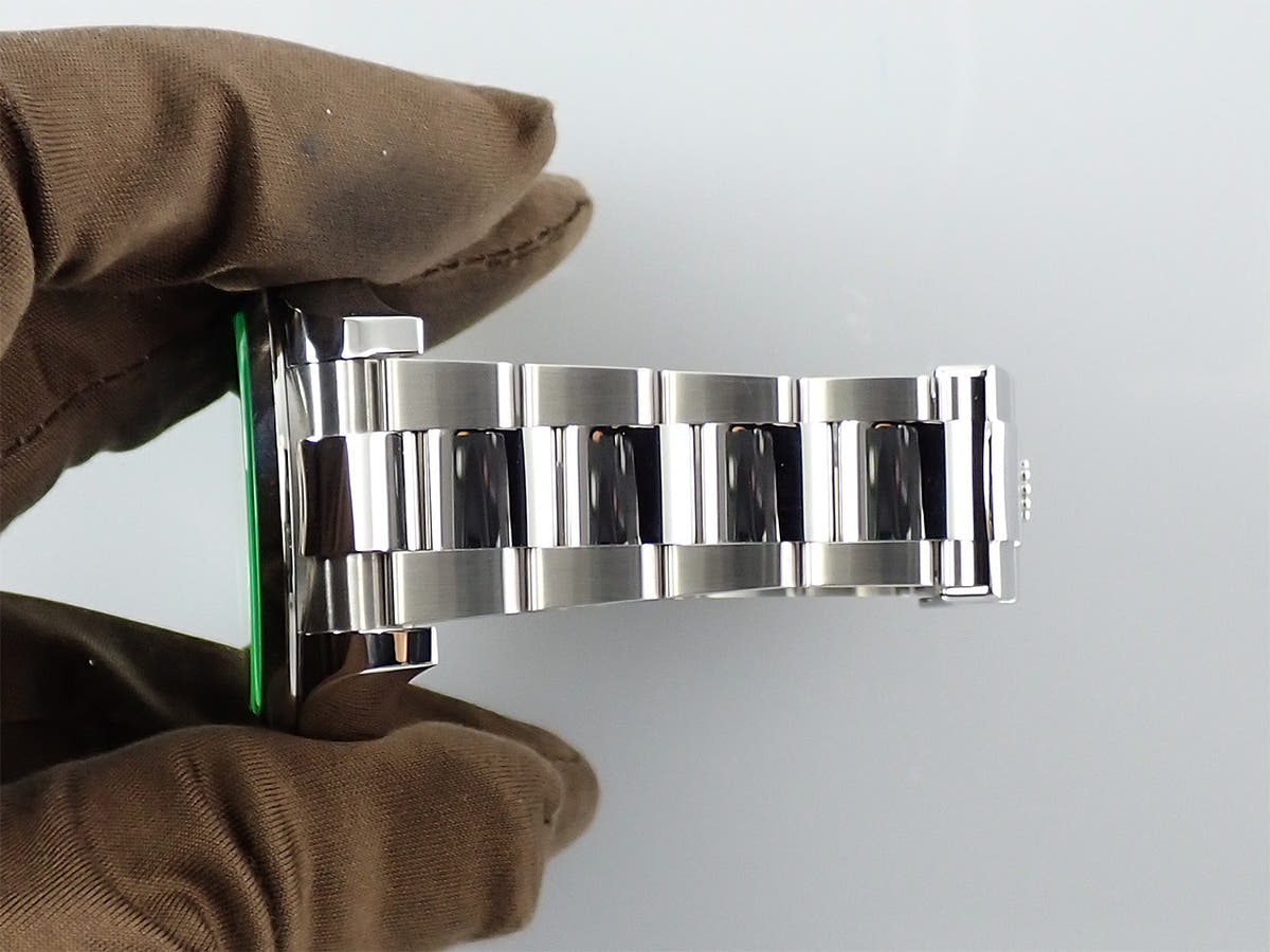 ロレックス ミルガウス Ref.116400GV Zブルー文字盤 中古 28PXCUTU