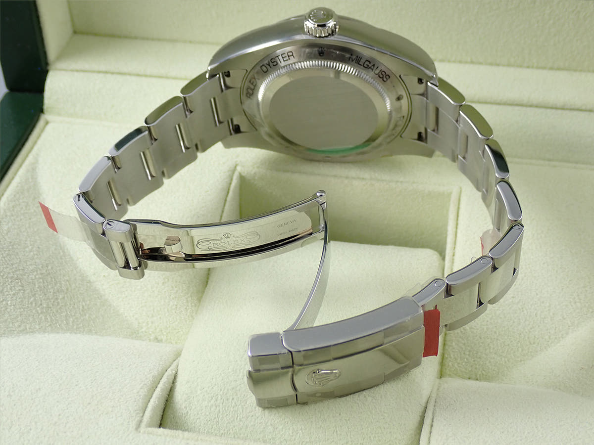 ロレックス ミルガウス Ref.116400 ホワイト文字盤 デッドストック 30RFXHZR