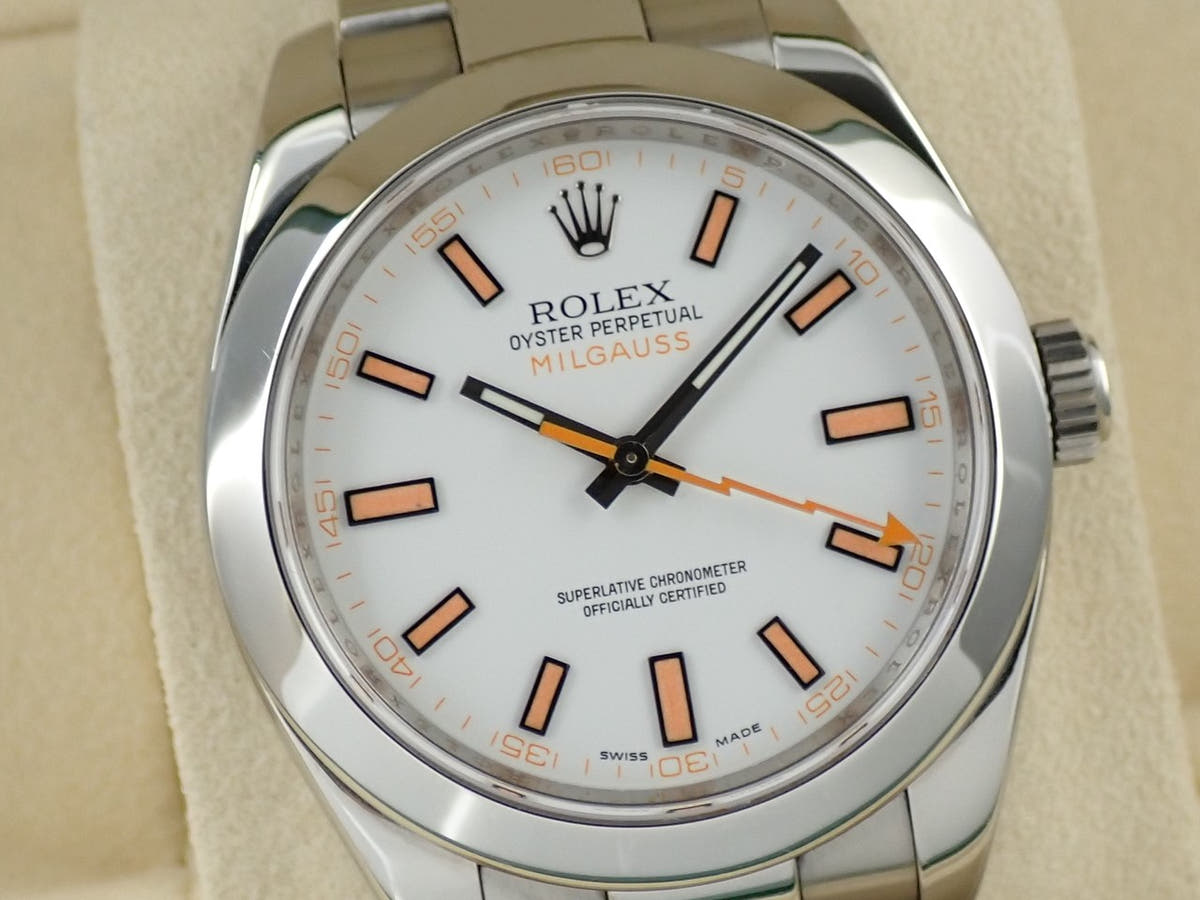 ロレックス ミルガウス Ref.116400 ホワイト文字盤 中古 WWR2JUJH