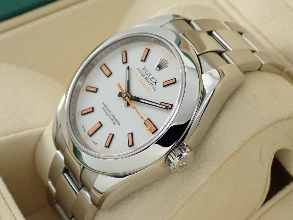 ロレックス ミルガウス Ref.116400 ホワイト文字盤 中古 WWR2JUJH