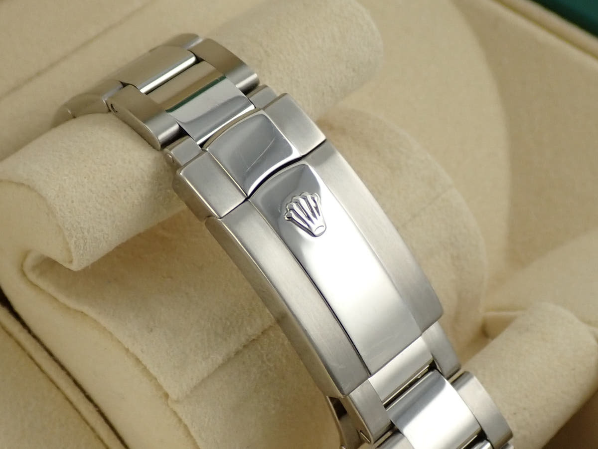 ロレックス ミルガウス Ref.116400 ホワイト文字盤 中古 WWR2JUJH
