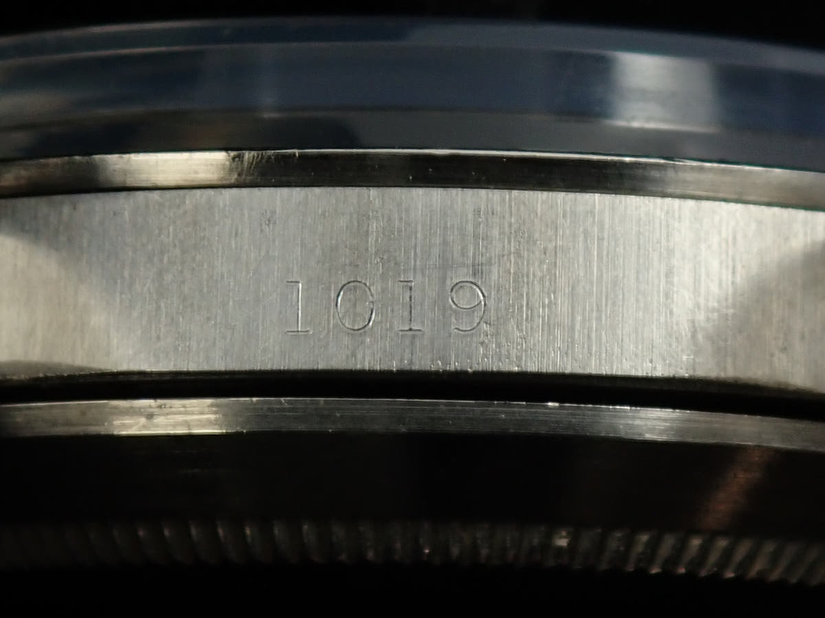 ロレックス ミルガウス Ref.1019 ブラック文字盤 中古 L7LV2Z03
