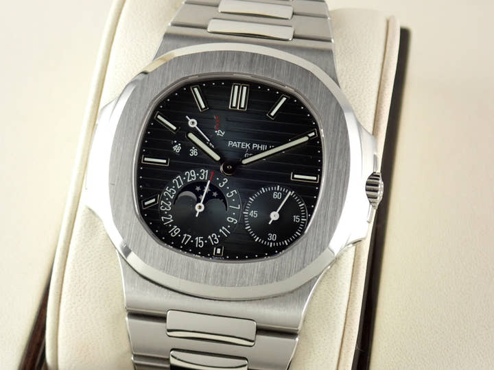 パテックフィリップ ノーチラス Ref.5712/1A-001 ブラックブルー文字盤 中古 nautilus-100