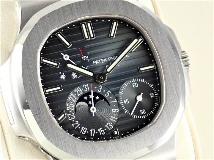 パテックフィリップ ノーチラス Ref.5712/1A-001 ブラックブルー文字盤 中古 nautilus-100
