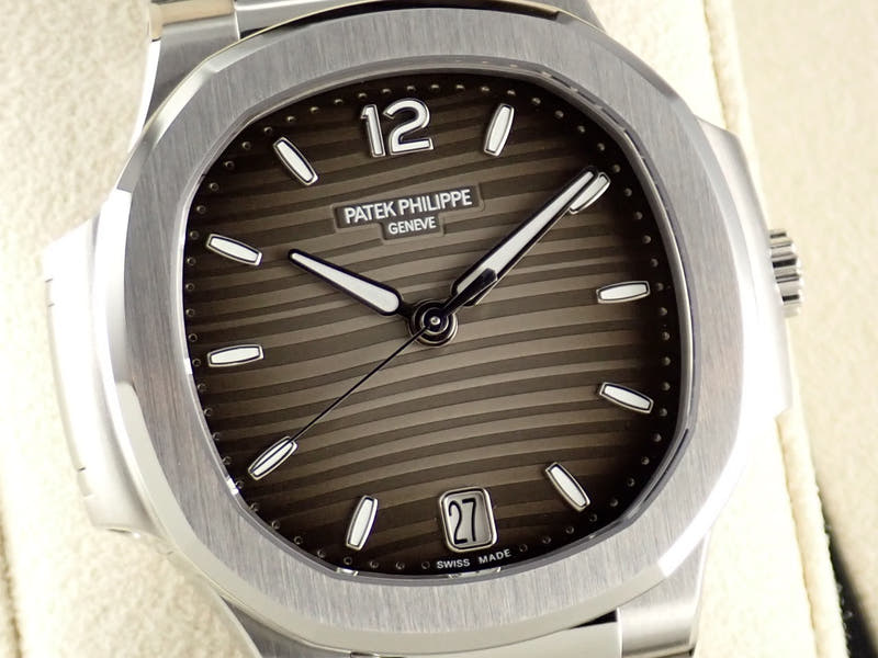 パテックフィリップ ノーチラス Ref.7118/1A-011 スモークグレー文字盤 未使用 nautilus-101