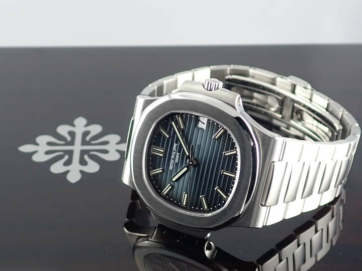 パテックフィリップ ノーチラス Ref.5800/1A-001 ダークブルー文字盤 中古 nautilus-104