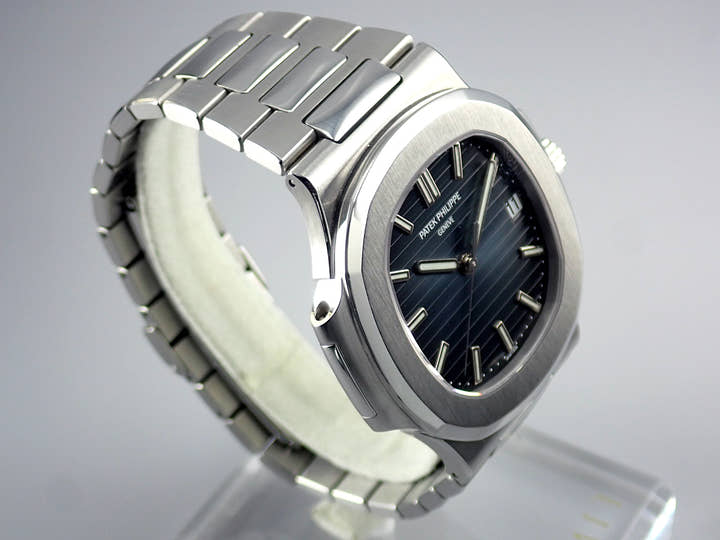 パテックフィリップ ノーチラス Ref.5711/1A-010 ブラックブルー文字盤 中古 nautilus-110