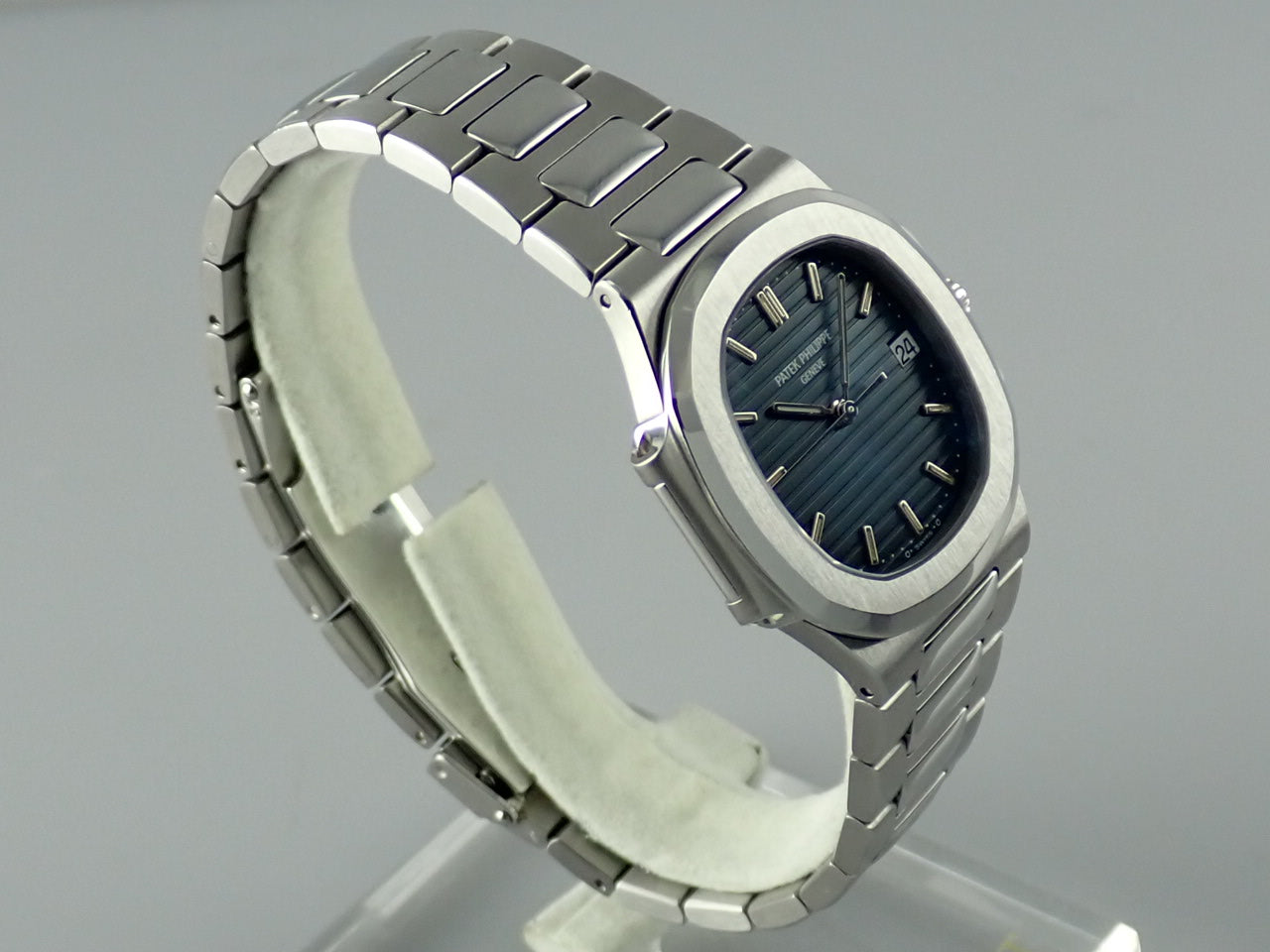 Patek Philippe Nautilus Quartz &lt;Warranty, Box, etc.&gt;