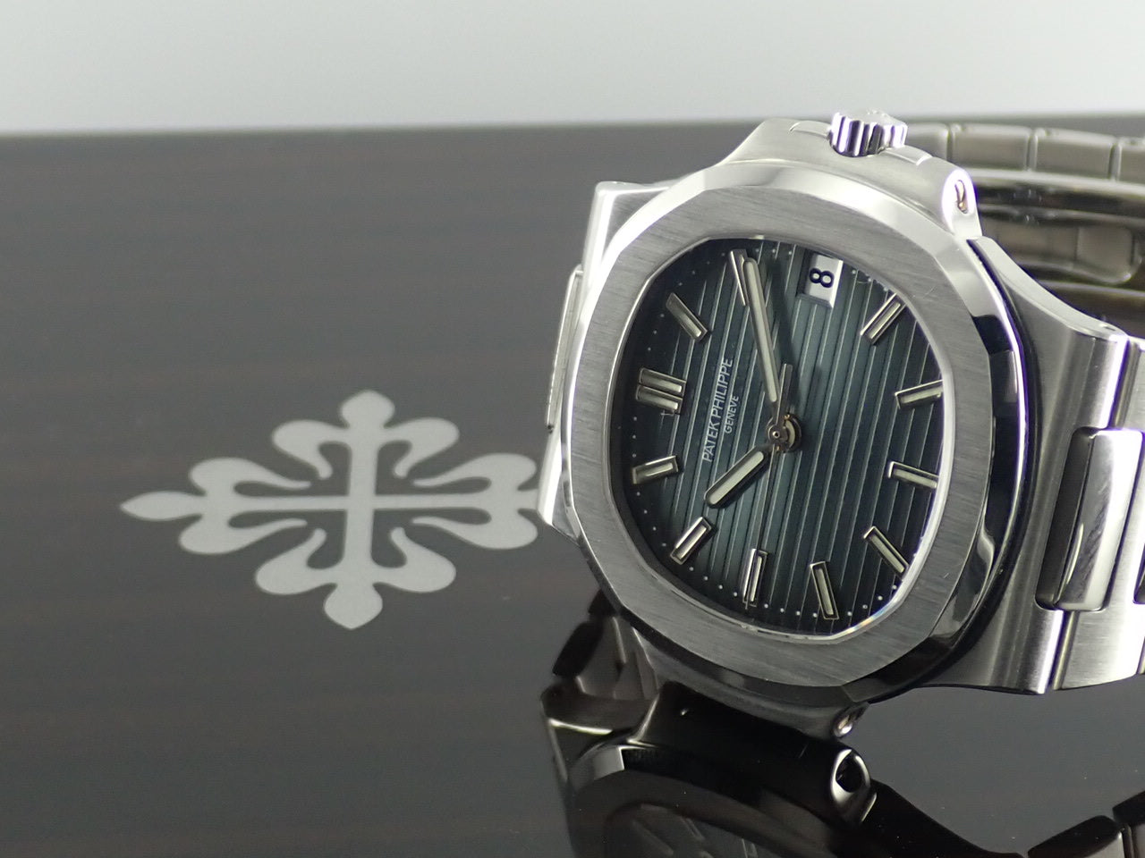 Patek Philippe Nautilus &lt;Archive Box&gt;