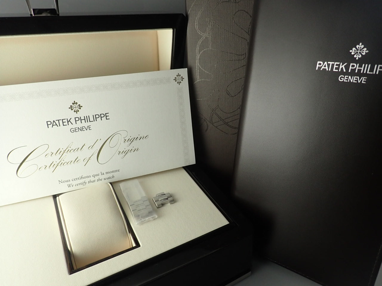 Patek Philippe Nautilus Large Size &lt;Warranty, Box, etc.&gt;