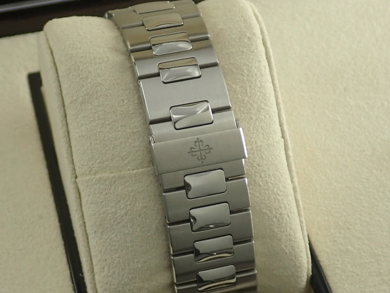 パテックフィリップ ノーチラス Ref.5711/1A-010 ブルー文字盤 極美品 nautilus-126