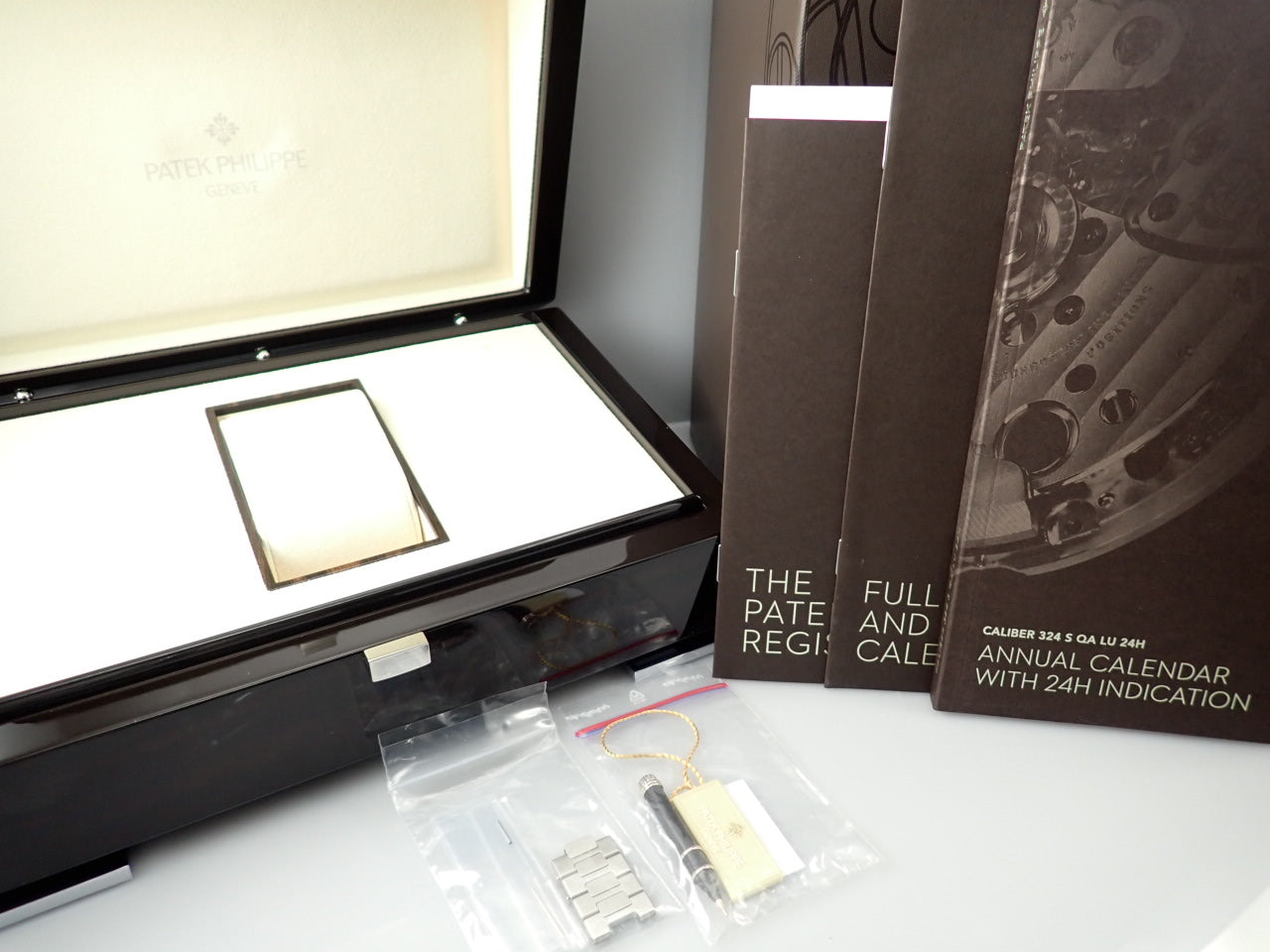 Patek Philippe Nautilus Annual Calendar [Good Condition] &lt;Warranty, Box, etc.&gt;