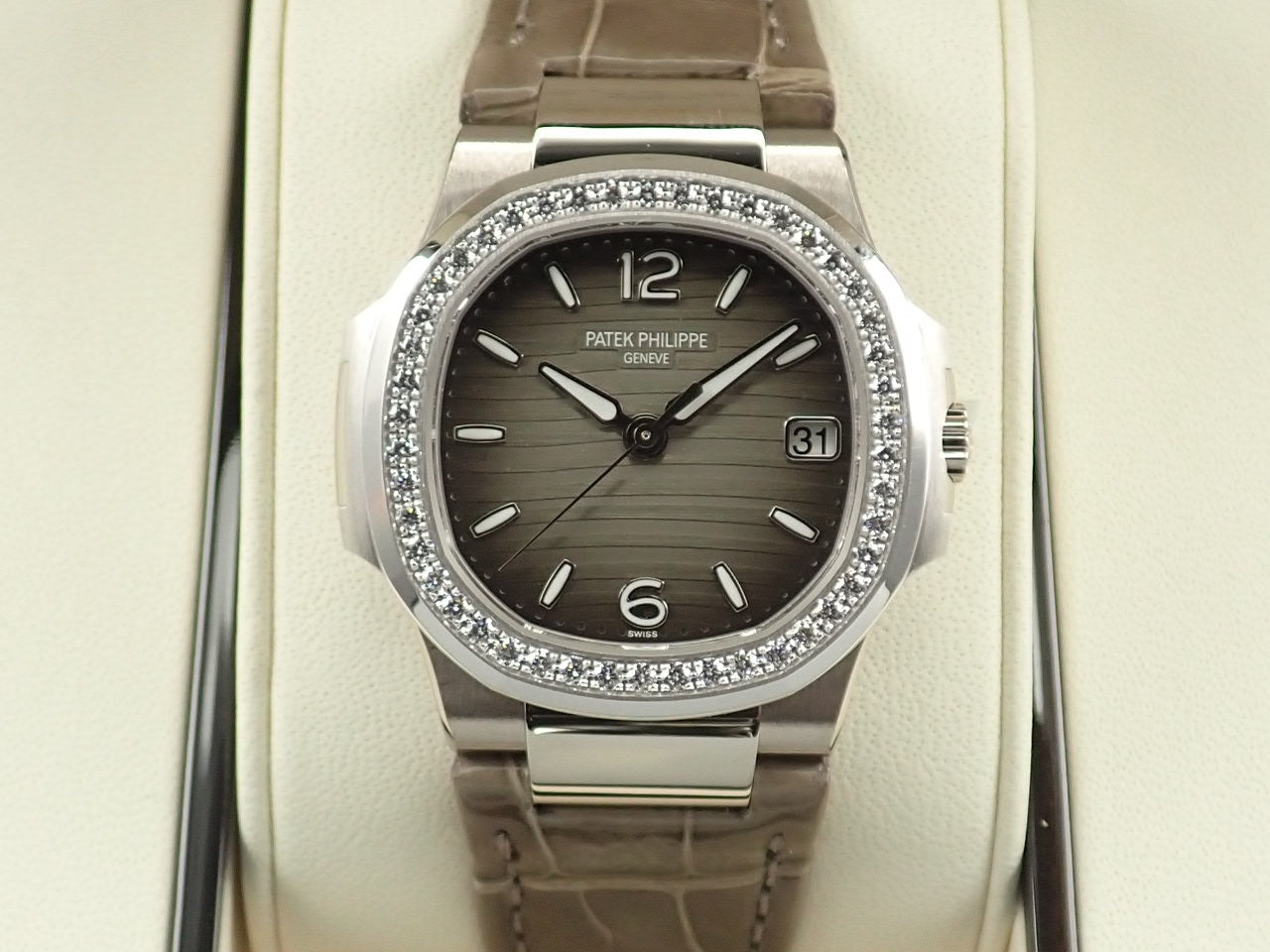 Patek Philippe Nautilus &lt;Warranty, Box, etc.&gt;