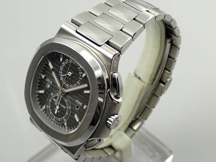 パテックフィリップ ノーチラス トラベルタイム クロノグラフ Ref.5990/1A-001 ステンレススチール ブラックグラデーション文字盤