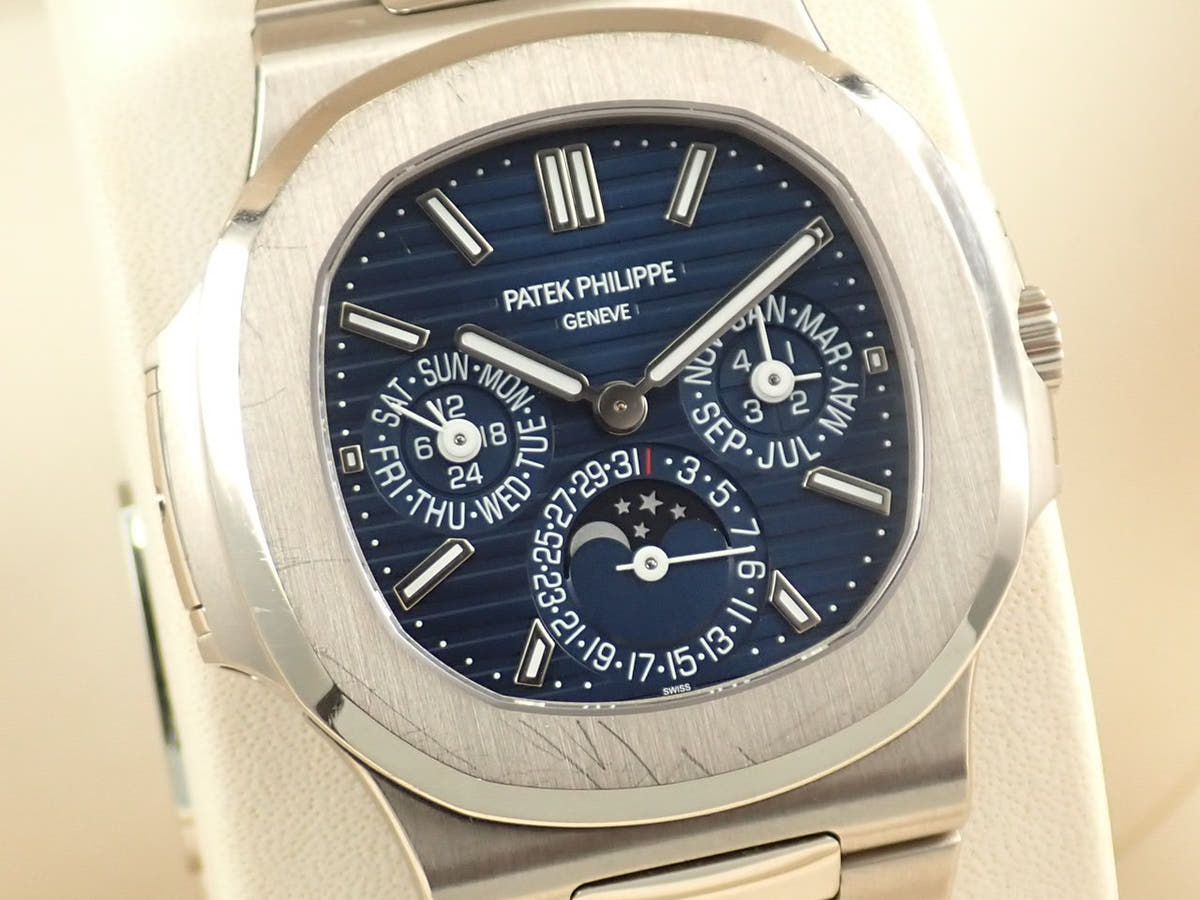 パテックフィリップ ノーチラスパーペチュアルカレンダー Ref.5740/1G-001 ブルー文字盤 中古 9CA68467