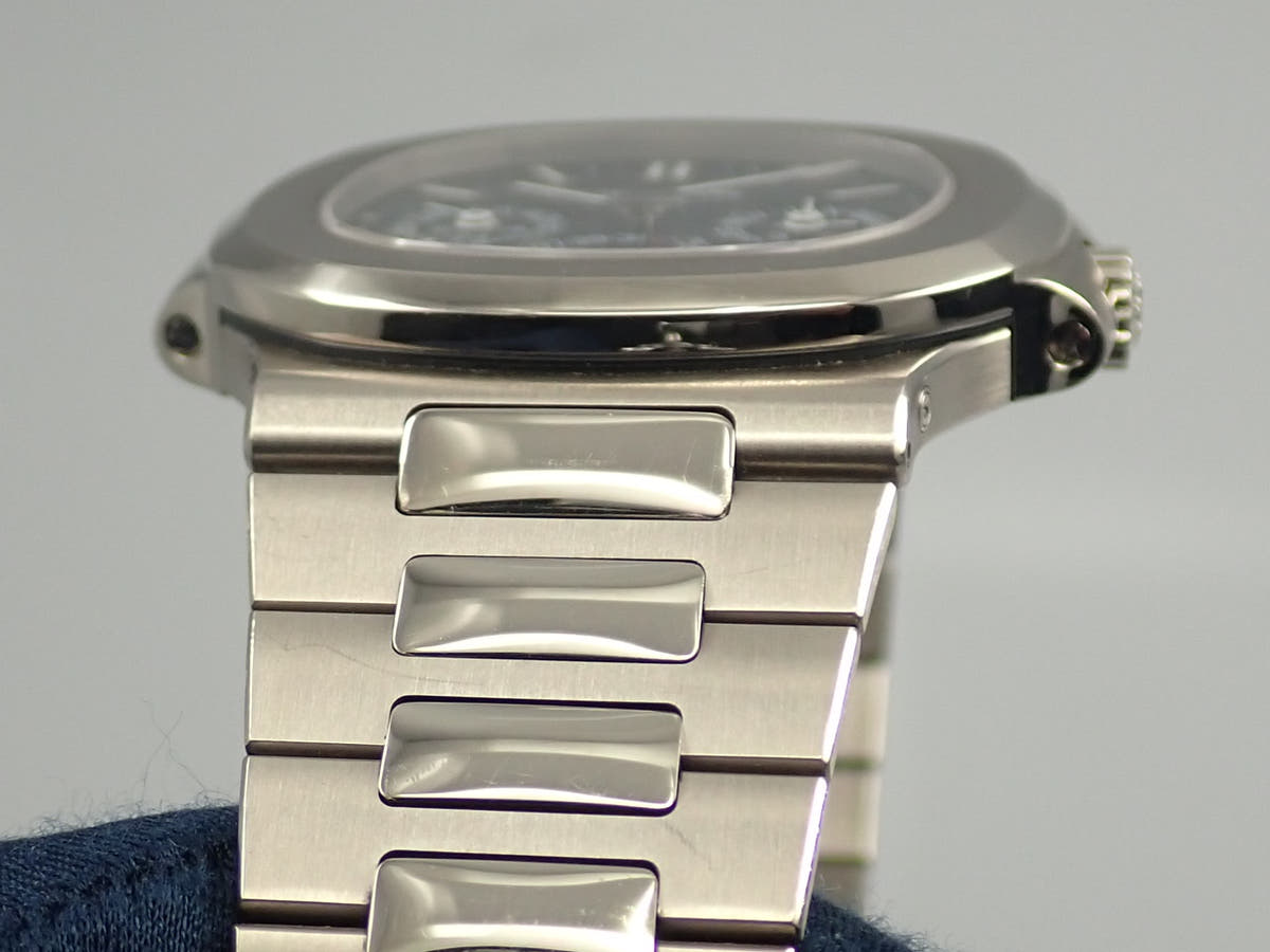 パテックフィリップ ノーチラスパーペチュアルカレンダー Ref.5740/1G-001 ブルー文字盤 中古 9CA68467