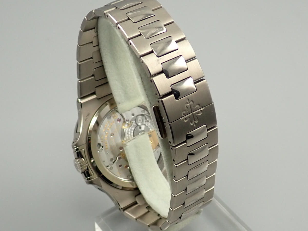 パテックフィリップ ノーチラスパーペチュアルカレンダー Ref.5740/1G-001 ブルー文字盤 中古 9CA68467