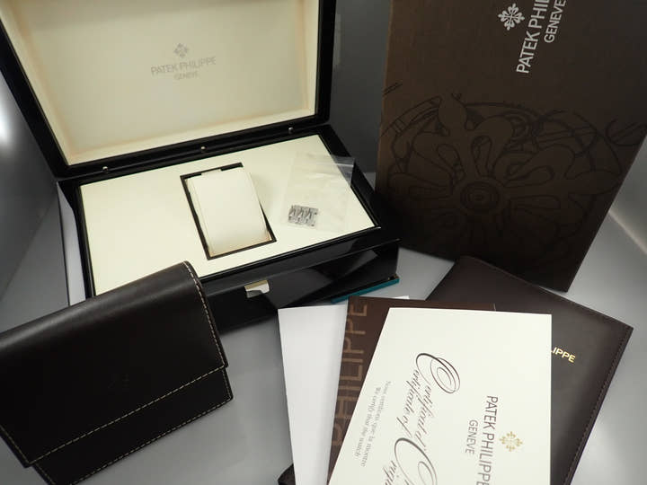 Patek Philippe Nautilus <Warranty box and other details>