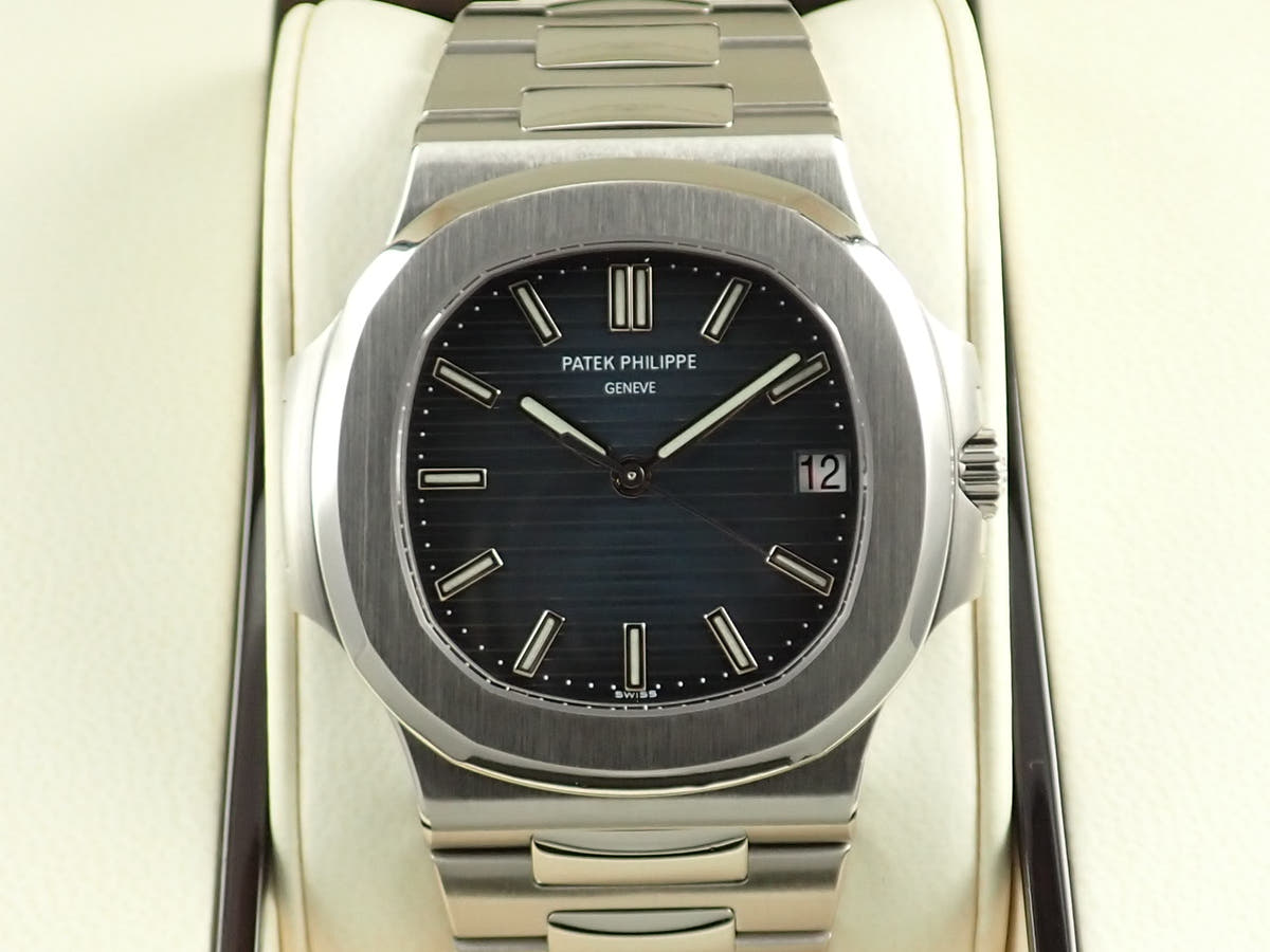 パテックフィリップ ノーチラス Ref.5711/1A-010 ブルー文字盤 美品 95H6LPJX