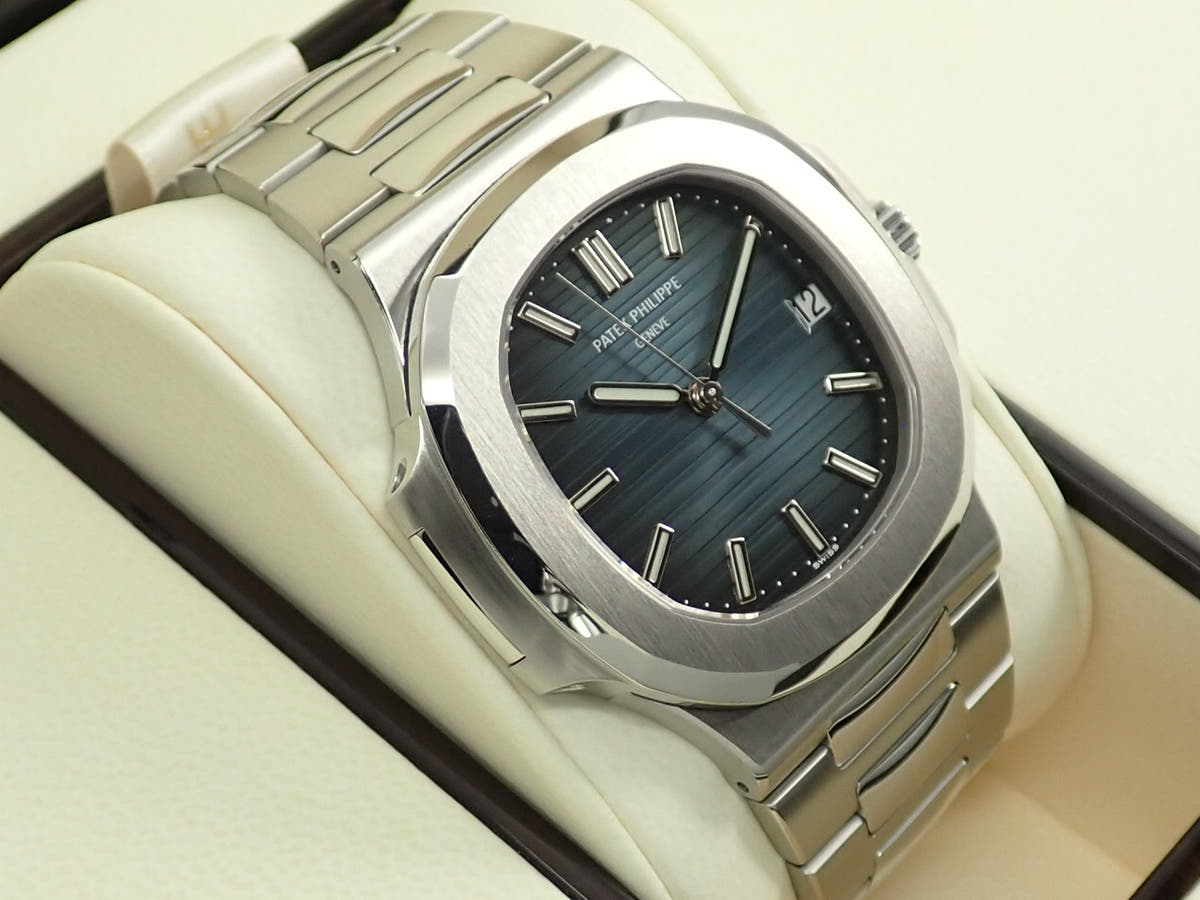 パテックフィリップ ノーチラス Ref.5711/1A-010 ブルー文字盤 美品 95H6LPJX