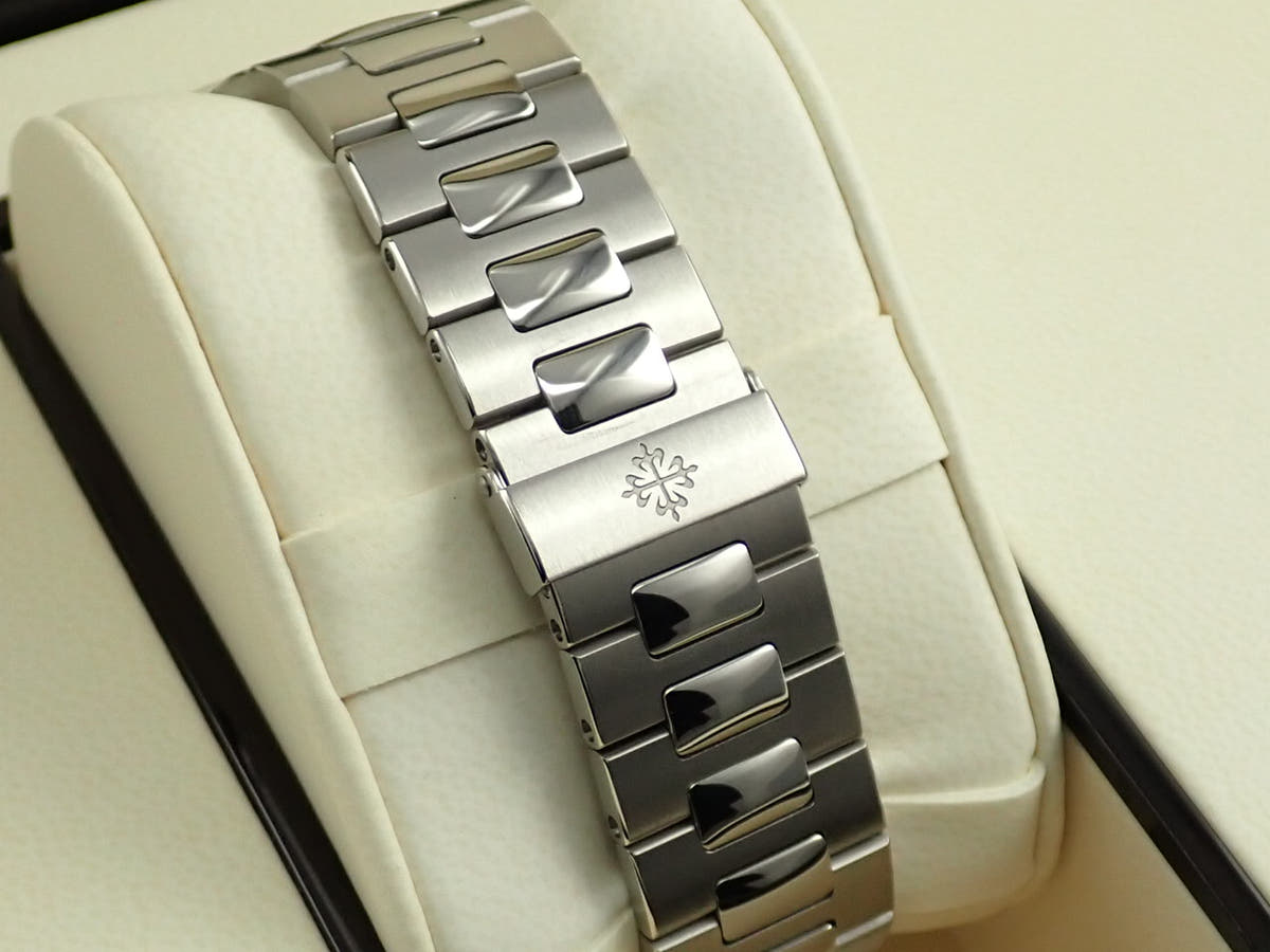 パテックフィリップ ノーチラス Ref.5711/1A-010 ブルー文字盤 美品 95H6LPJX