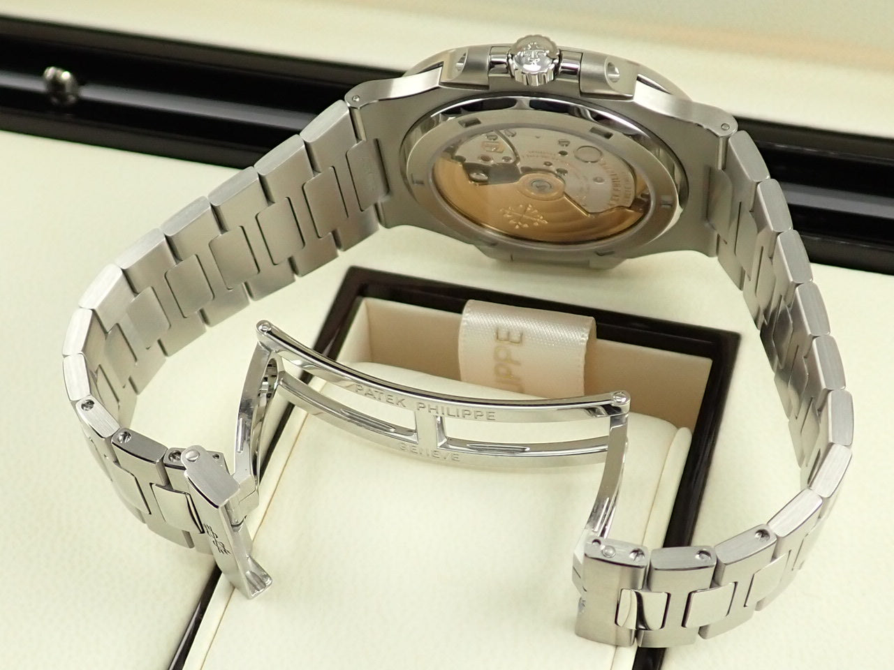 Patek Philippe Nautilus &lt;Warranty box and other details&gt;