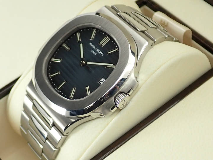 パテックフィリップ ノーチラス Ref.5711/1A-001 ステンレススチール ブルー文字盤