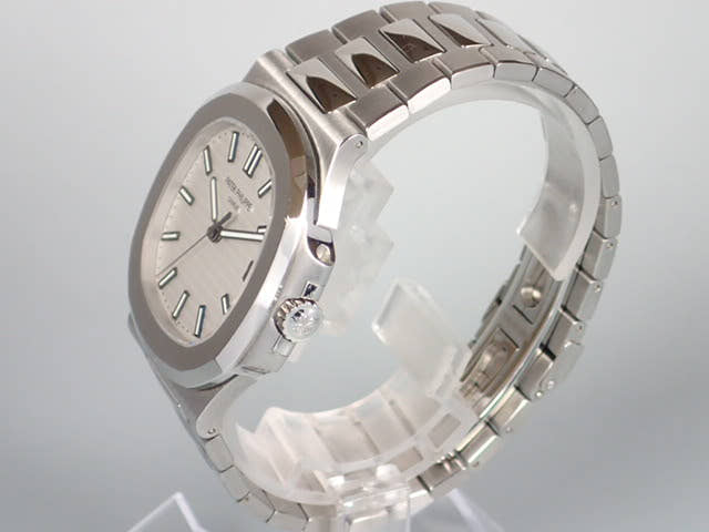 パテックフィリップ ノーチラス Ref.5711/1A ホワイト文字盤 中古 nautilus-17