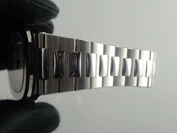 パテックフィリップ ノーチラス Ref.5711/1A-011 ステンレススチール ホワイト文字盤