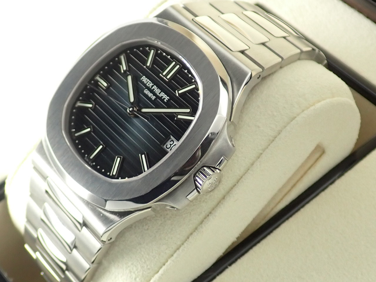 Patek Philippe Nautilus &lt;Warranty box etc.&gt;