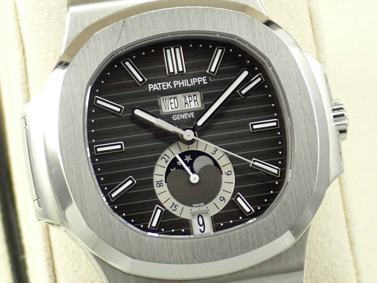 Patek Philippe Nautilus Annual Calendar &lt;Warranty Box and Others&gt;