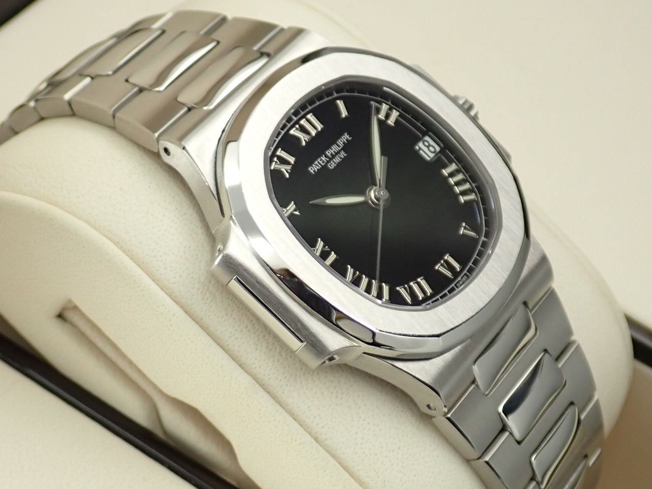 Patek Philippe Nautilus &lt;Warranty, Box, etc.&gt;