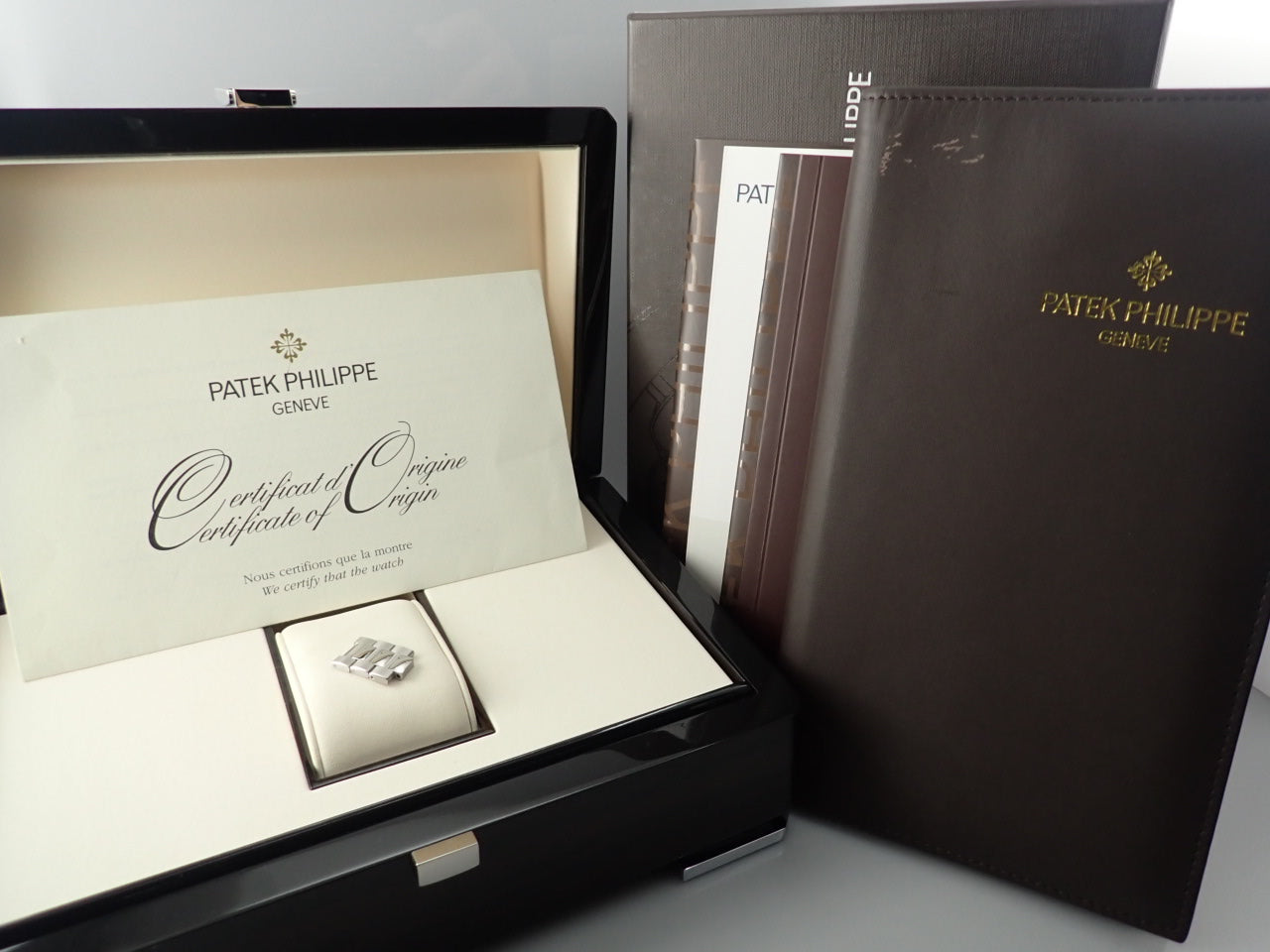 Patek Philippe Nautilus &lt;Warranty, Box, etc.&gt;