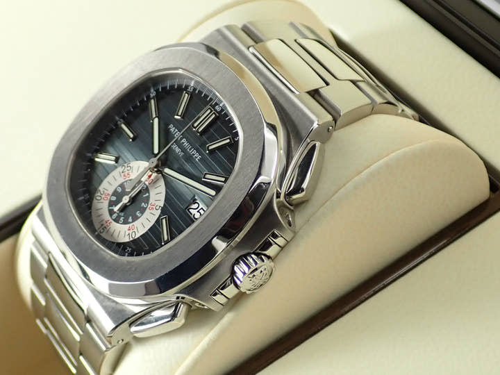 パテックフィリップ ノーチラス クロノグラフ Ref.5980/1A-001 ステンレススチール ブルー文字盤