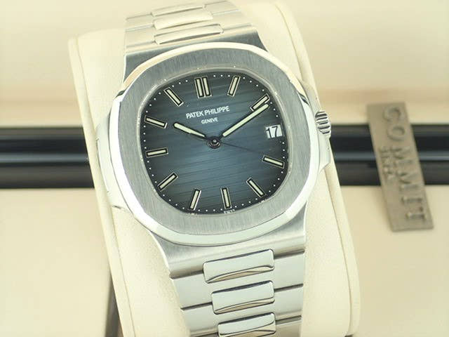 パテックフィリップ ノーチラス Ref.5711/1A-001 ブラックブルー文字盤 中古 nautilus-56