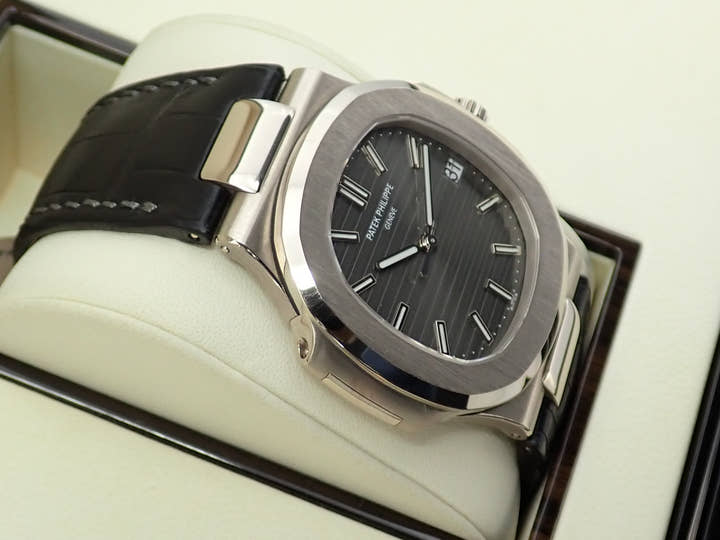 Patek Philippe Nautilus Ref. 5711G-001 White Gold Gray Dial