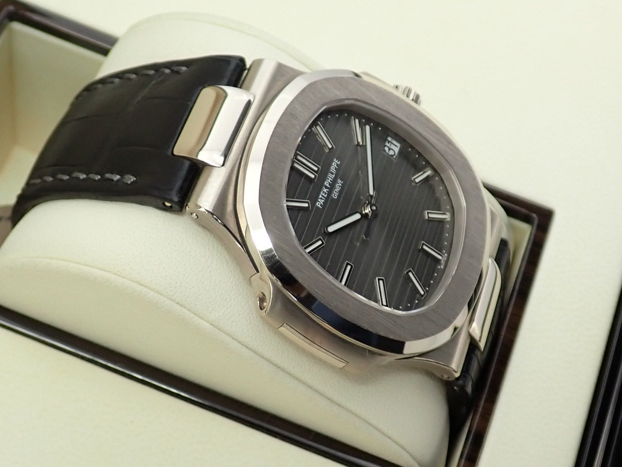 Patek Philippe Nautilus &lt;Warranty, Box, etc.&gt;