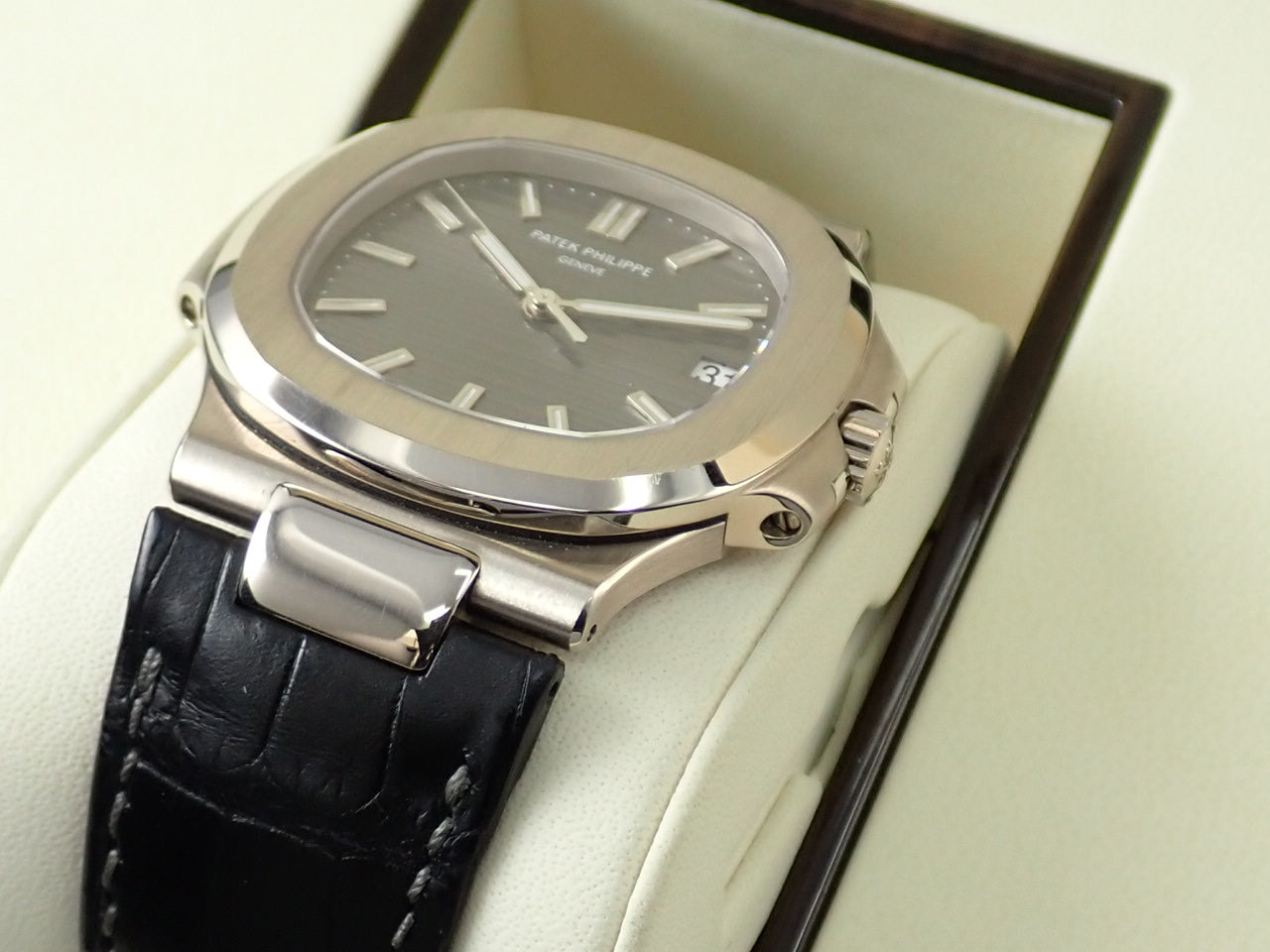 Patek Philippe Nautilus &lt;Warranty, Box, etc.&gt;