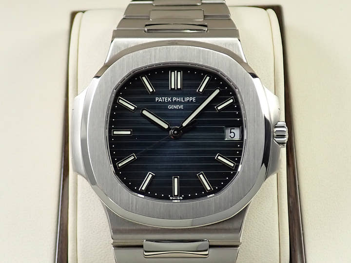 パテックフィリップ ノーチラス Ref.5711/1A-010 ステンレススチール ブルー文字盤