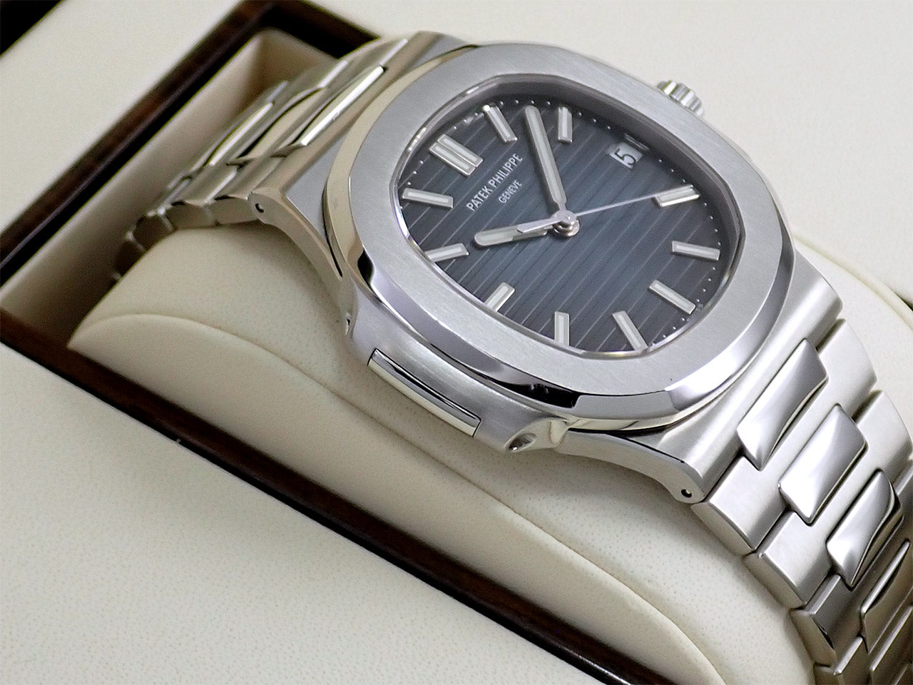 Patek Philippe Nautilus &lt;Warranty, Box, etc.&gt;