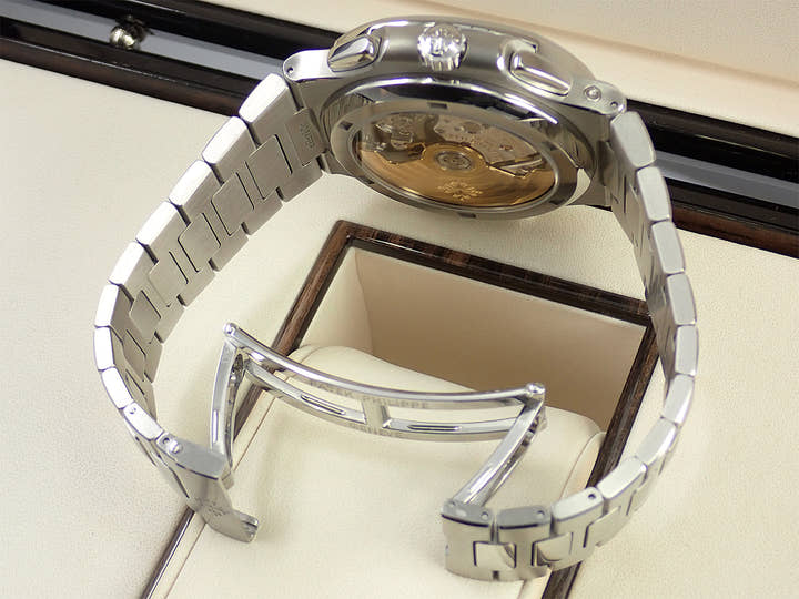 パテックフィリップ ノーチラス トラベルタイム クロノグラフ Ref.5990/1A-001 ステンレススチール ブラックグラデーション文字盤