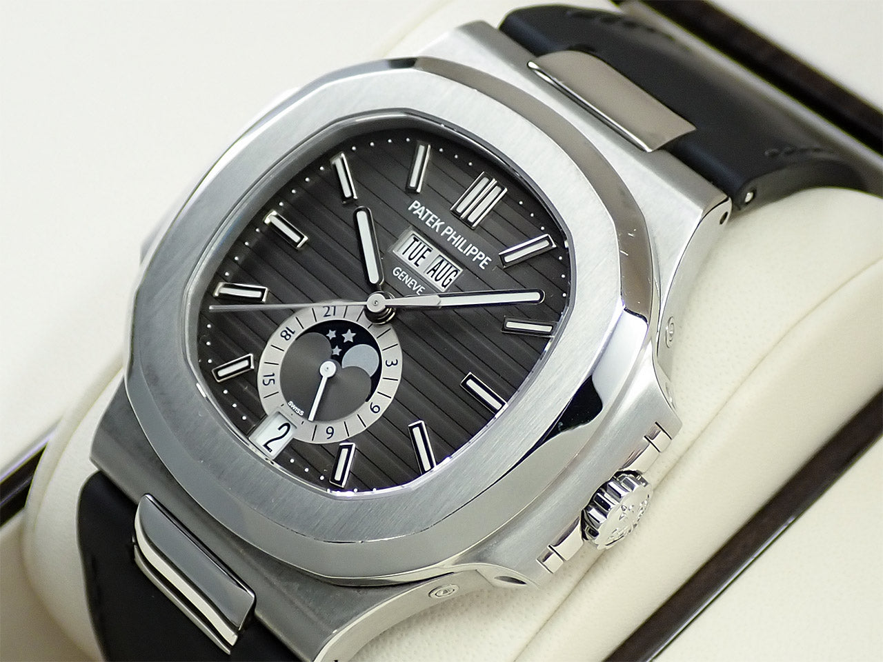 Patek Philippe Nautilus Annual Calendar Moon Phase &lt;Warranty, Box, etc.&gt;