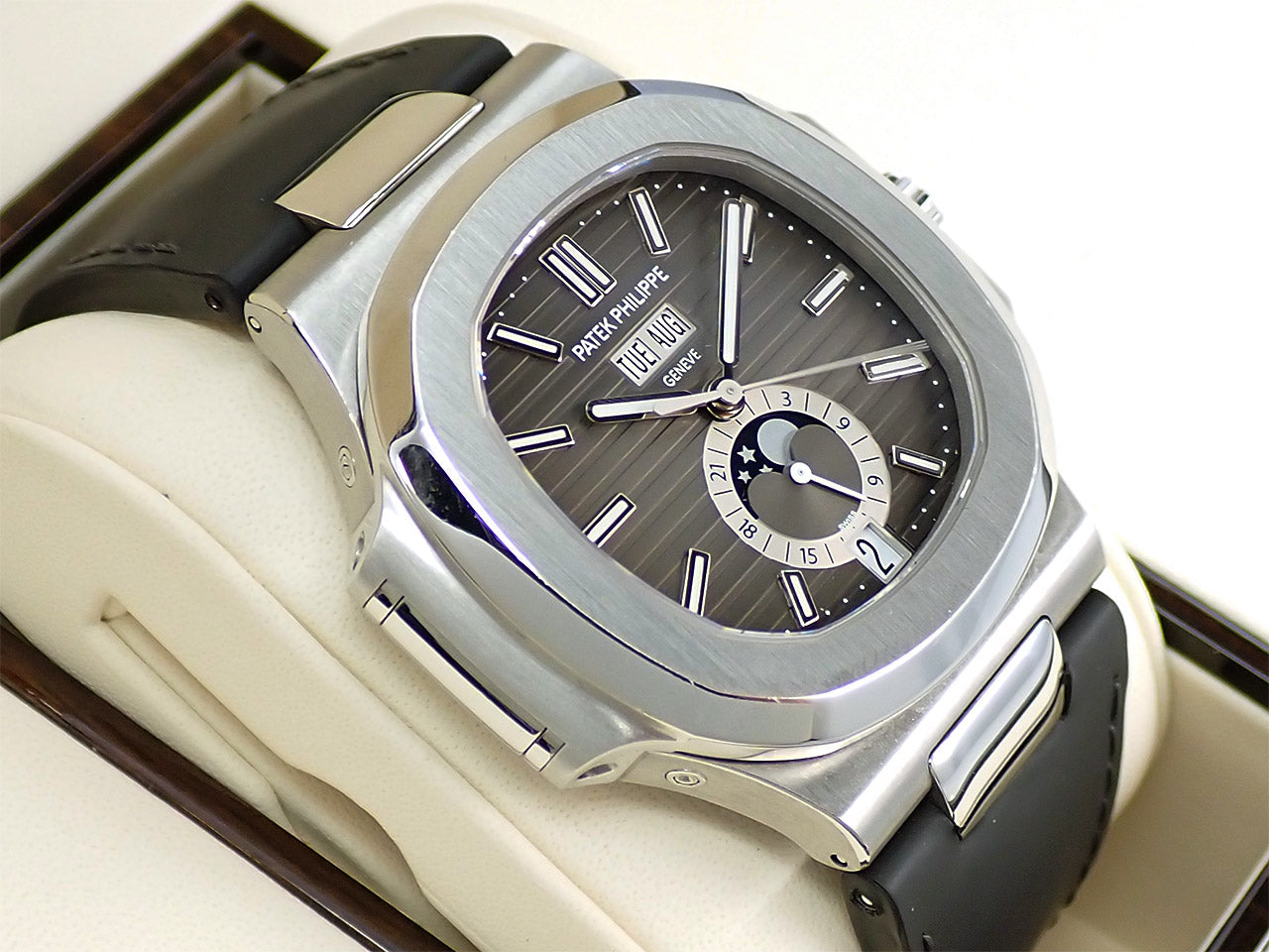 Patek Philippe Nautilus Annual Calendar Moon Phase &lt;Warranty, Box, etc.&gt;